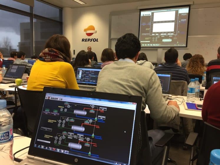 Equipamiento y simuladores Máster ISA-REPSOL